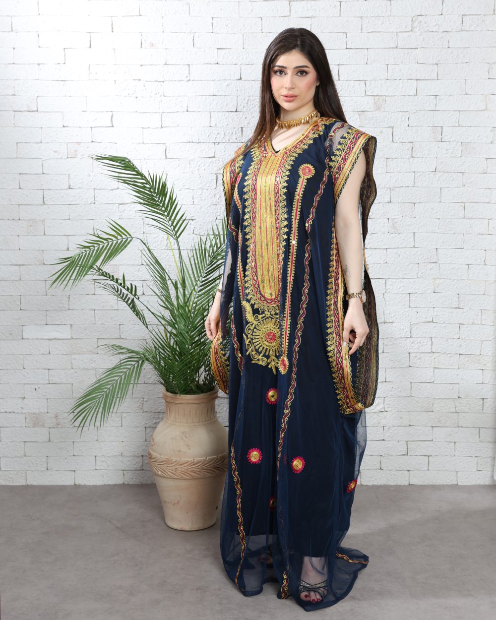 ثوب نشل خليجي مطرز بالكامل كوم واسع مفتوح